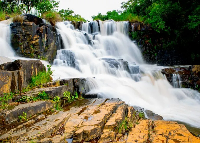 nyangombe falls 2 770x550